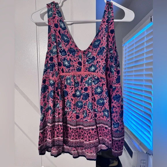 Flowy Boho Top - Picture 2 of 5